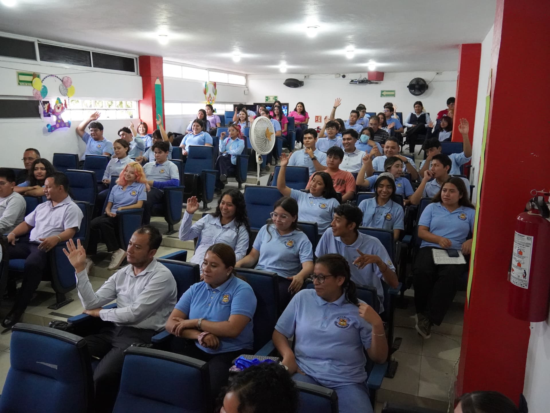 Alumnas de Enfermería en ceremonia académica